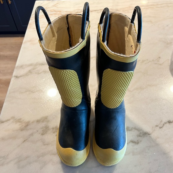 Authentic Women’s Fire Boots - Size 5 - Picture 4 of 4